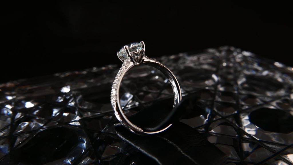 Sarin Ring
